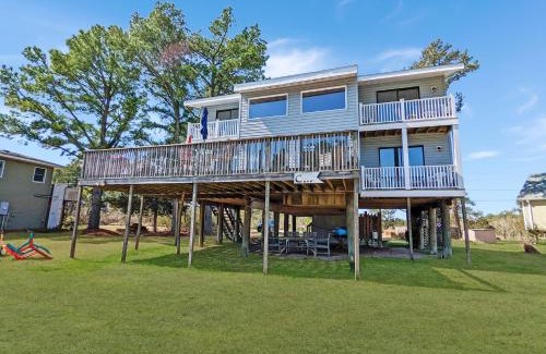 Deep Hole Casa | Cedar Cove - Waterfront home with Fire pit!