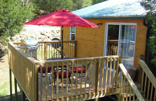 Newport Cabina | Cedar Crest CABINA CERCA DE DOUGLAS LAGO. Acogedor y rústico