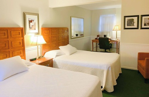 Camden Hotel | Cedar Crest Inn