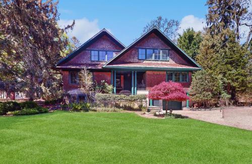 North Sea Casa | Cedar Crest Retreat