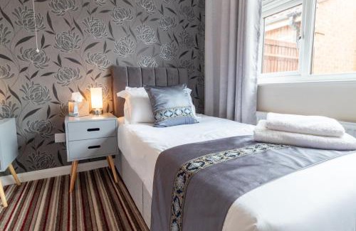 Holbeach Casa | Cedar Drive, Holbeach - 1 to 4 - Self Catering