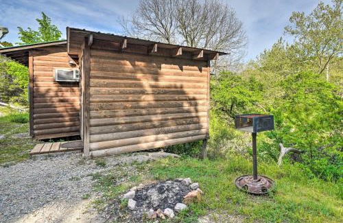 Davis Casa | Cedar Falls Cabin 5 half Mile to Turner Falls
