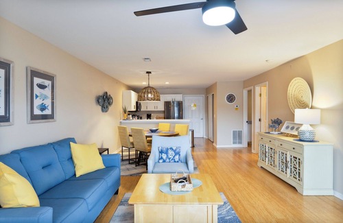 Camdenton Condominio | Cedar Glen 238-1I - Lovely Ground Floor Condo with Walkout to Pool!