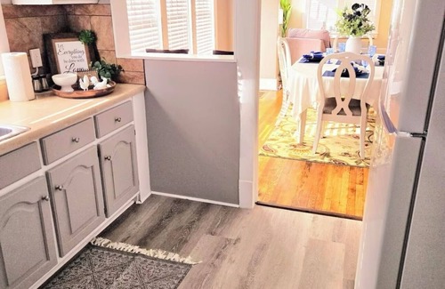 Florence Casa | Cedar Gray is a charming 3-bedroom located one block from historic downtown.