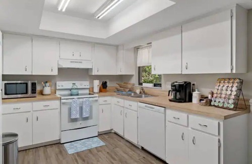 Crystal River Casa | Cedar Hideaway w/ Boat Parking & Extras!