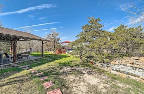 Cedar Creek Casa | Cedar Hill Ranch and Country Retreat for Large Groups