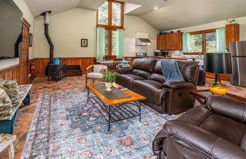 Texico Casa | Cedar Hills Retreat Peaceful Southern IL Escape
