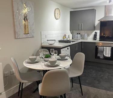 King's Lynn Apartamento | Cedar House - A modern 2 bedroom house with free parking in the town centre! by ShortStays4U