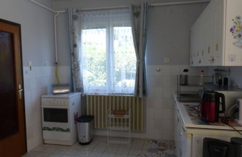 Zalakaros Apartamento | Cedar House - Dos Habitaciones Piso, Capacidad 8