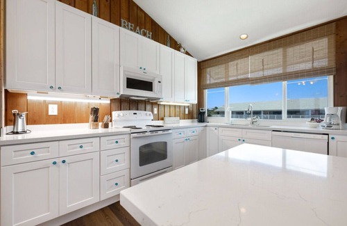Cedar Key Casa | Cedar Key Breeze Gulf front townhouse 20% weekly / 30% monthly discounts!