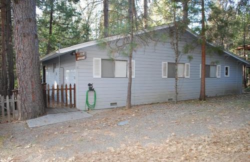 Bass Lake Casa | Cedar-lake Area Free Night Special