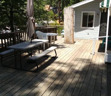 Bass Lake Casa | Cedar-lake Area Free Night Special
