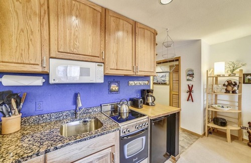 Frisco Condominio | Cedar Lodge 309 Studio Bedroom Condo by RedAwning