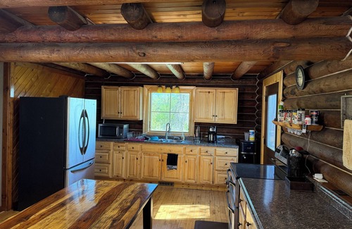 Dunseith Cabina | Cedar Lodge at Turtle Mountain