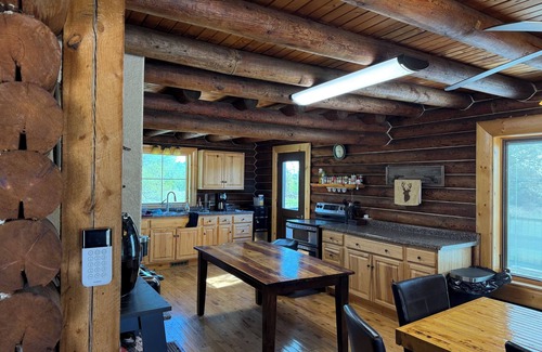 Dunseith Cabina | Cedar Lodge at Turtle Mountain