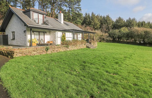 St Wenn Cabaña | Cedar Lodge, WADEBRIDGE