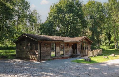 Rosliston Casa | Cedar Lodge