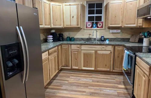 Newland Cabina | Cedar Lodge, serene all wood escape in Blue Ridge