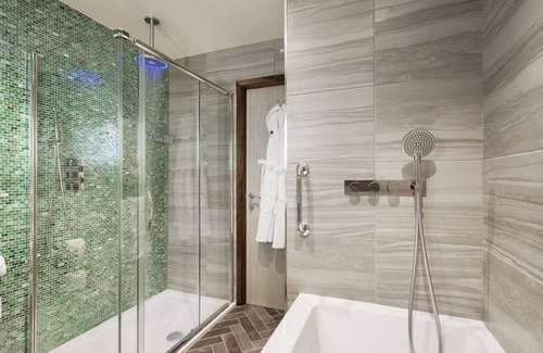 Windermere Casa | Cedar Manor