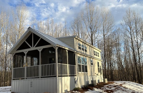 Belden Cabaña | Cedar - NEW Cottage in woods @ Moon Lake Farm - HOT TUB - LAKE - KAYAK - FISH