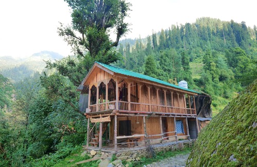 Banjar Cabaña | Cedar Oak Cottage 2BR By Homeyhuts