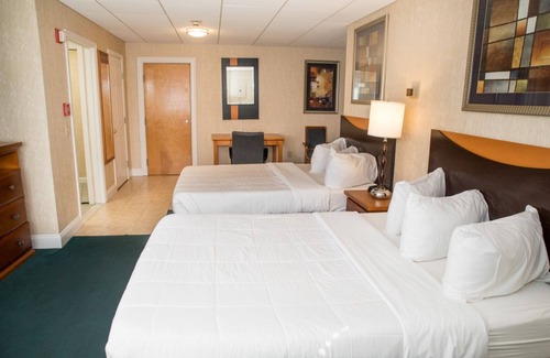 North Stonington Hotel | Cedar Park Whirlpool Suites