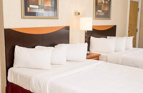 North Stonington Hotel | Cedar Park Whirlpool Suites