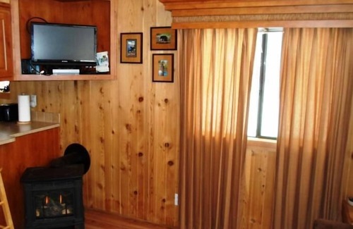 Tahoe Valley Cabina | Cedar Pines Resort