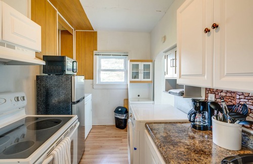 Cedar Rapids Casa | Cedar Rapids Vacation Home Near Downtown District!