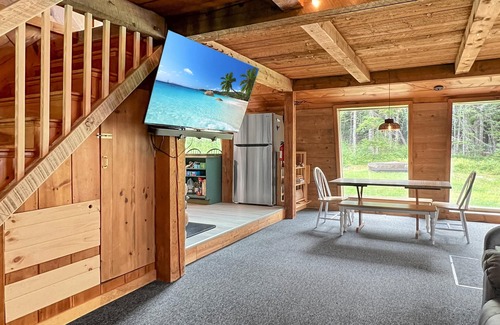 Shirley Cabina | Cedar Retreat Cabin (Direct ATV/Snowmobile access)