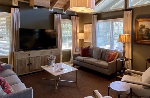 Lake Toxaway Cabaña | Cedar Rise Walking distance to the lake and Greystone Inn.