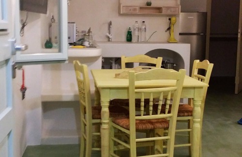 Mandrakia Apartamento | Apartamento tradicional 'Cedro' de las Cícladas 00000483813
