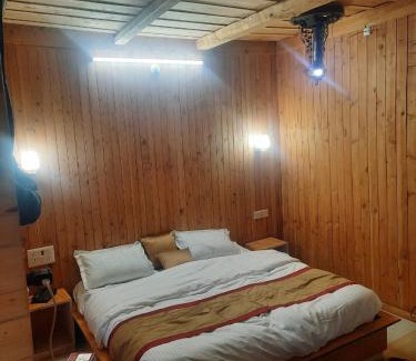 Matiana Cabina | cedar tree cottage gadakufri