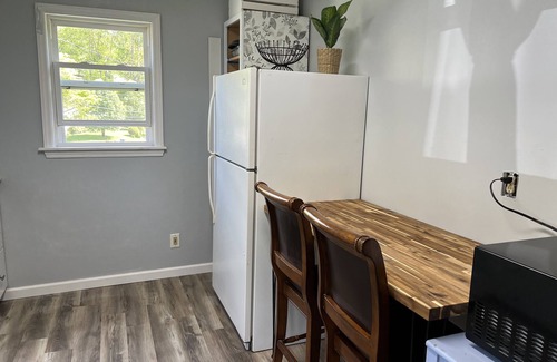 Bristol Casa | Cedar Valley Cottage- 3bed 2 ba near King University