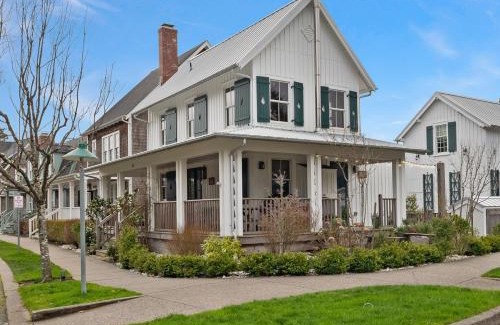 Seabrook Casa | Cedarbrook Cottage by Seabrook Hospitality