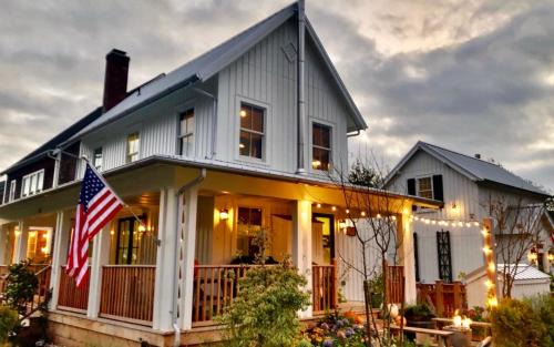Seabrook Casa | Cedarbrook Cottage by Seabrook Hospitality
