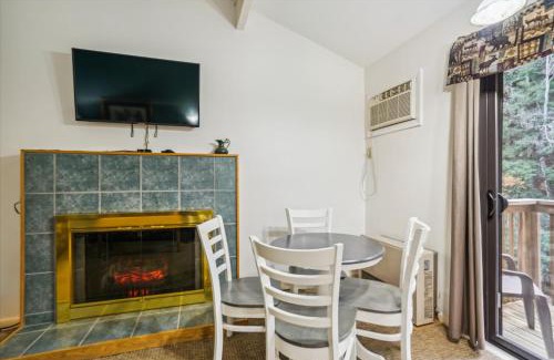 West Bridgewater Hotel | Cedarbrook Deluxe Two Bedroom Suite with outdoor heated pool 20708