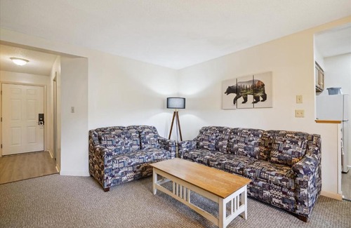 West Bridgewater Hotel | Cedarbrook Deluxe Two Bedroom Suite, With heated pool 10102