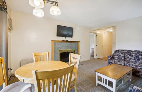 West Bridgewater Hotel | Cedarbrook Deluxe Two Bedroom Suite, With heated pool 10102