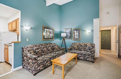 West Bridgewater Hotel | Cedarbrook Deluxe Two Bedroom Suite with outdoor heated pool 20910