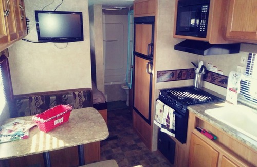 Cedar Hill Alquiler De RV | Cederhill State Park travel trailer