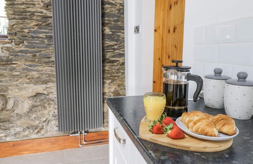 Machynlleth Cabaña | CEFN, pet friendly, character holiday cottage in Mallwyd