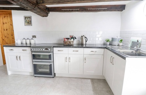 Machynlleth Cabaña | CEFN, pet friendly, character holiday cottage in Mallwyd