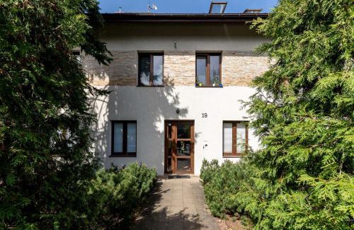 Lagiewniki Apartamento | Cegielniana Grey Studio by BookingHost