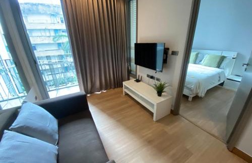 Ekkamai Apartamento | Ceil by Sansiri BTS Ekamai Shuttle to BTS Ekamai , Gateway mall , Major Cineplex mid city. Great place to explore bangkok