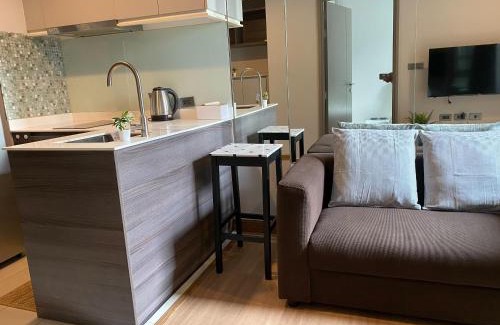 Ekkamai Apartamento | Ceil by Sansiri BTS Ekamai Shuttle to BTS Ekamai , Gateway mall , Major Cineplex mid city. Great place to explore bangkok