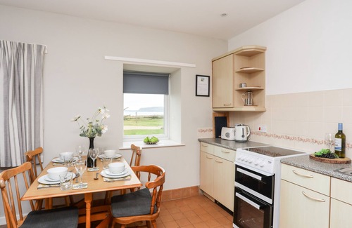 Llanengan Cabaña | CEIRIAD - 9 TY'N DON, pet friendly, with a garden in Abersoch