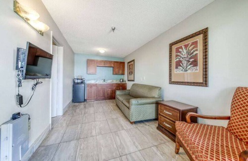 Haines City Casa | CELEBRATE!! Sun, Fun, Relax- Suite- 2 Queen Beds