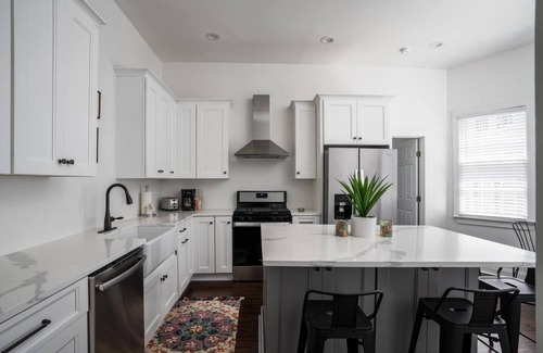 Radcliffeborough Apartamento | Celestine Suite | A 5-Block Walk to King Street