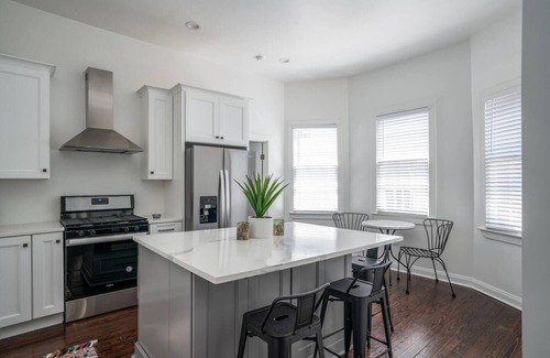 Radcliffeborough Apartamento | Celestine Suite | A 5-Block Walk to King Street